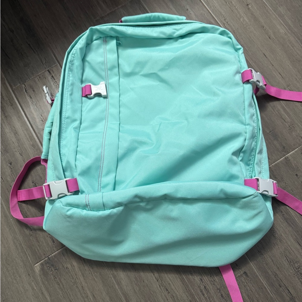 CabinZero Backpack 44L like new